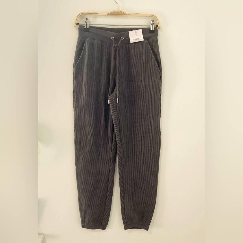 NWT-3XL Auden Soft Waffle Knit
Dark Grey butter, soft drawstring
Cuffed Ankles - Picture 4 of 9